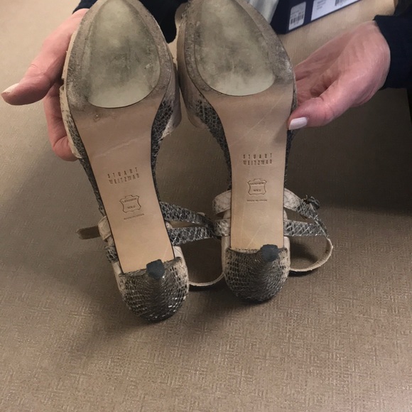 Stuart Weitzman Loop Thru Snakeskin pumps - Picture 2 of 4